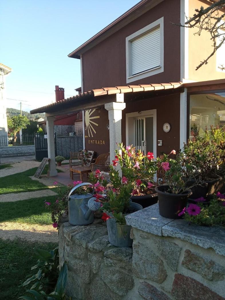 Albergue Vintecatro كالداس دي ريس المظهر الخارجي الصورة